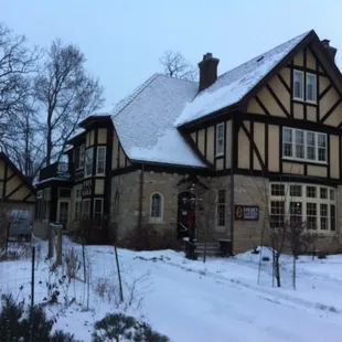 Golden Lantern Inn