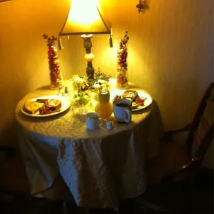 Breakfast was served in your room or at the common table downstairs. Great accommodation.