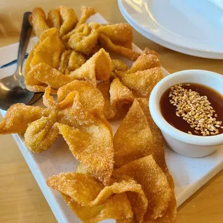 4. Wonton Delight / Wonton Chien