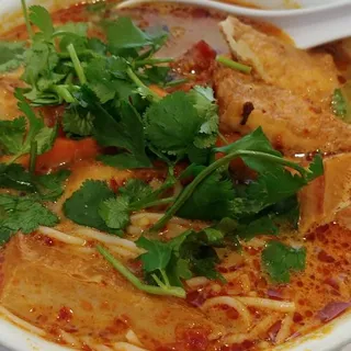 20. Spicy Noodle Soup / Bun Hue