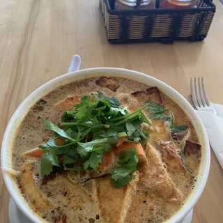 25. Curry Vermicelli Soup / Bun Ca Ri