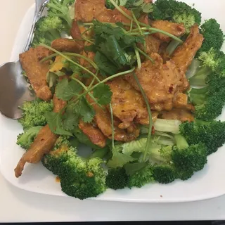 Sp17. Spicy Curry Chicken / Ga Xao Ca Ri