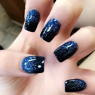 I love how my nails turned out! Super fast, and clean service. Price was average, these costed me $35. It&apos;s s&amp;s powder.