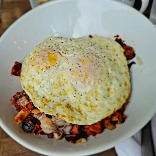 Hash with eggs