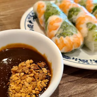 GOI CUON (#E) WITH PEANUT SAUCE