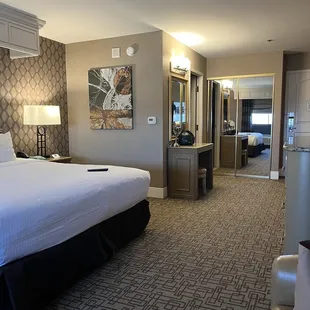 Carson Tower room...queen