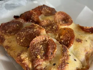 Nona's NY Pizza