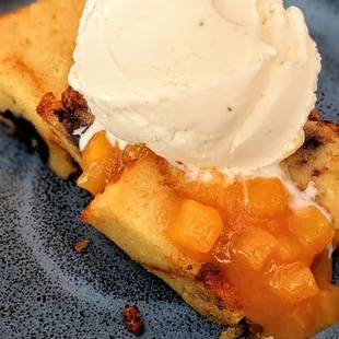 Blueberry Cornbread Puddin&apos; | Instagram: @telephonesmoothie