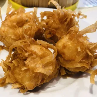 D33. / Deep Fried Shrimp Ball