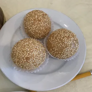 D42. Deep Fried Sesame Ball