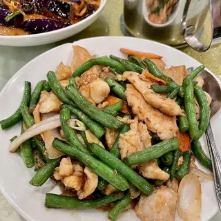 G10. Stir Fried Chicken with String Beans