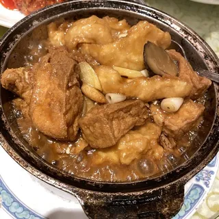 J14. Braised Fish Fillet with Tofu in Clay Pot