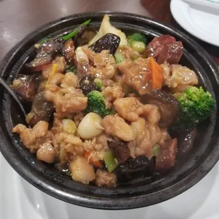 Braised Chicken with Preserved Meat Hot Pot