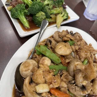 Moo Goo Gai Pan