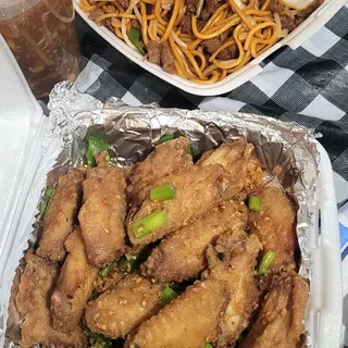 Salt and Pepper Chicken Wings*