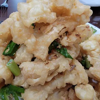 Squid with Garlic and Spicy Sauce*