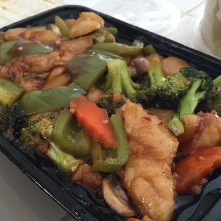 Fish Filet with Garlic Sauce Lunch