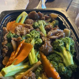 Beef n broc to go