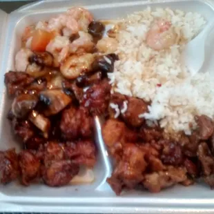 Food was okay just your typical low class Chinese buffet.