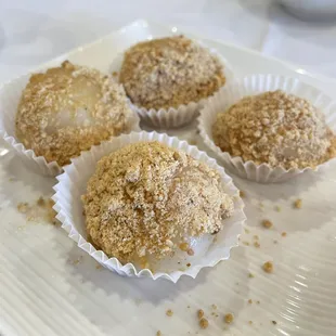 Steamed Mochi with Black Sesame