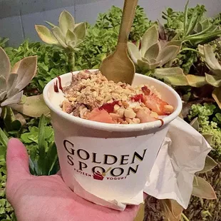 Old Fashion Vanilla and Peanut Butter with caramel, strawberries, nuts and snickers (Small)