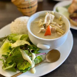 House curries: Green Chicken Curry with rice = $16