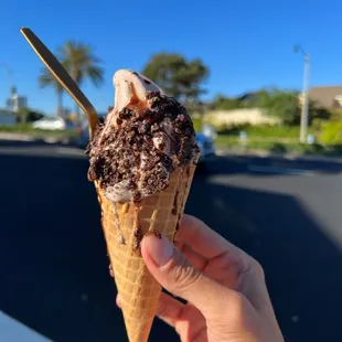 Cookies &amp; Cream Frozen Yogurt