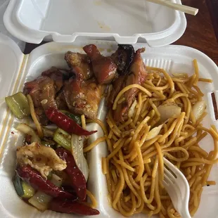 Comb B: spicy chicken, bbq chicken and lo mein