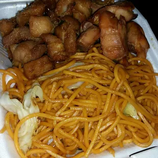 A heaping pile of their delicious lo mein, with Jalapeño BBQ Chicken (left) and BBQ Chicken. Best Combo B ever! :)