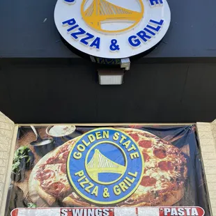 sign for golden state pizza and grill