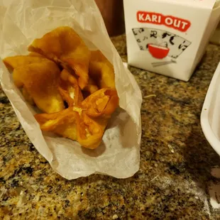 Crab cheese wontons