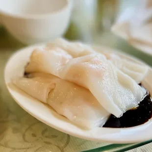 S19 / Steamed Rice Noodle Roll w/ Shrimp