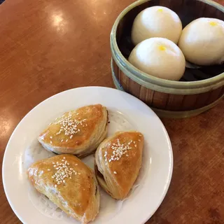 S11 / Steamed Egg Custard Bun