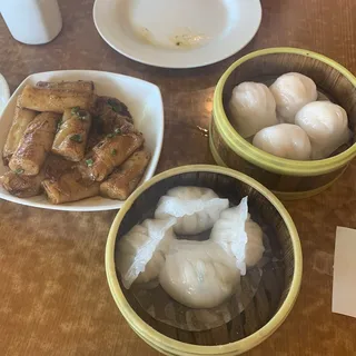 S25 / Shrimp Dumpling w/Cilantro