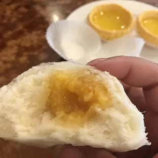 S28 / Steamed Egg Yolk Bun