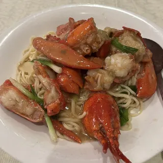 D62 / Lobster E-Fu Noodle