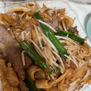 D69 (/ ) / Seafood Chow Fun ( Dry/ Gravy)