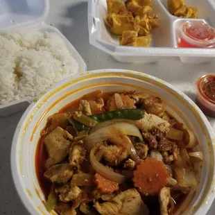 Double delight chicken and shrimp,  with crab rangoon
