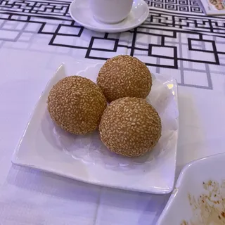 Sesame Seed Mochi Ball