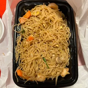 Shrimp chow mein