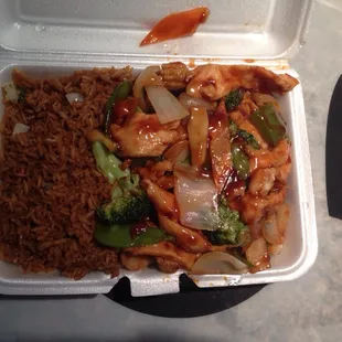 L8: Szechuan Chicken w/fried rice $4.75. #bomb This is the lunch size, which is enough for two.