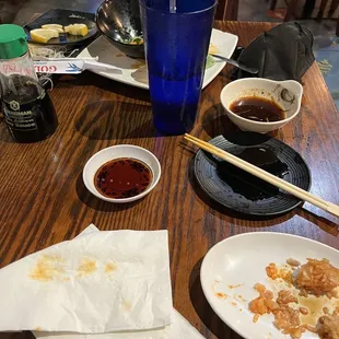 Messy table because server didnt want to give any service.