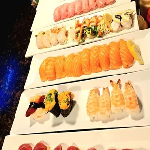 Assorted à la carte sushi, Bluefin Tuna, Shrimps, Uni Sea Urchin, Red Clam, Salmon, Tako Octopus, Ika Squid, Halibut, Yellowtail, Albacore.