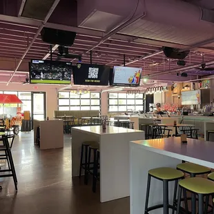 We were the first so it was empty (which didn't last long at all.) Very much a nouveau bar ambiance.