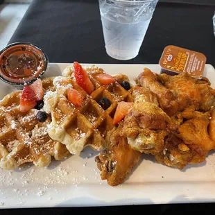 GoldRoom Restaurant & Lounge