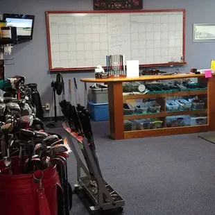 Golf Medic is the best place for club repair!    Much better value than the big box store! See us at www.lvgolfmedic.com!