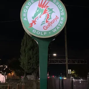 Golfland Sign