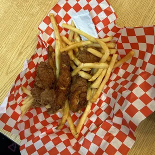 Garbage !!!!  Those young kids playing games with customers!!!!