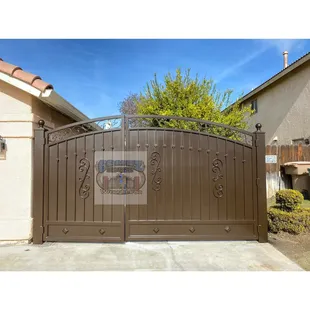 RV gate with 80/20 opening