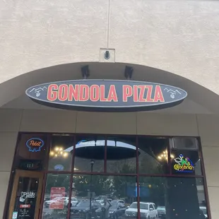 outside, pizza